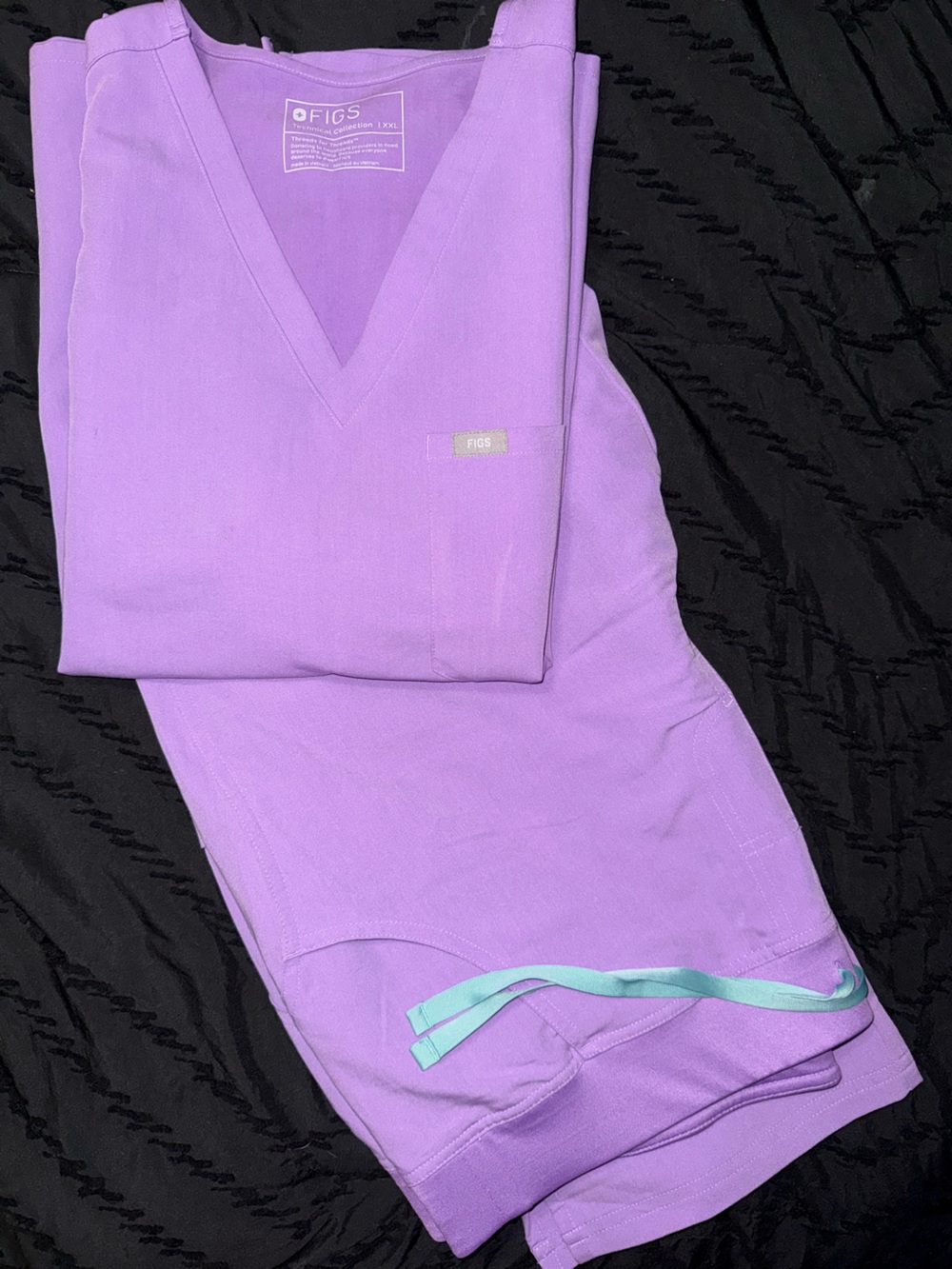 FIGS Women's Lavender V-Neck Scrub Top & Pants Set